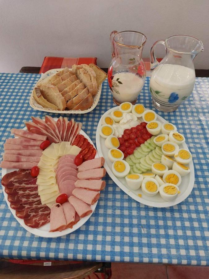 Apartman Milica Golubic  Bagian luar foto